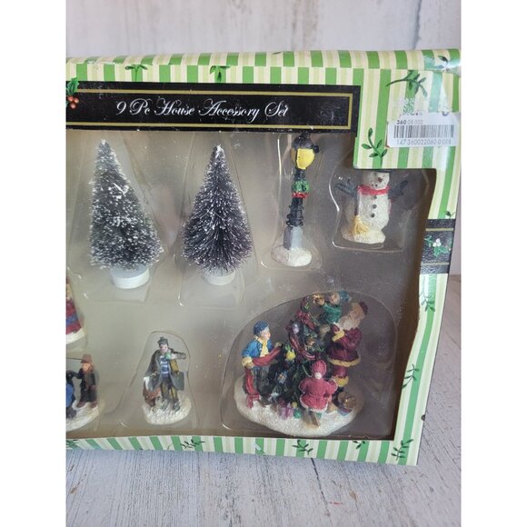 Vintage Town decorating Xmas tree village set kids home decor - Picture 6 of 12